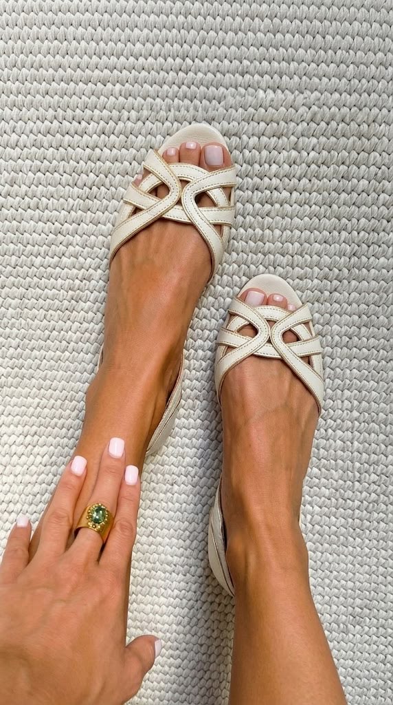 BELLA SANDALEN