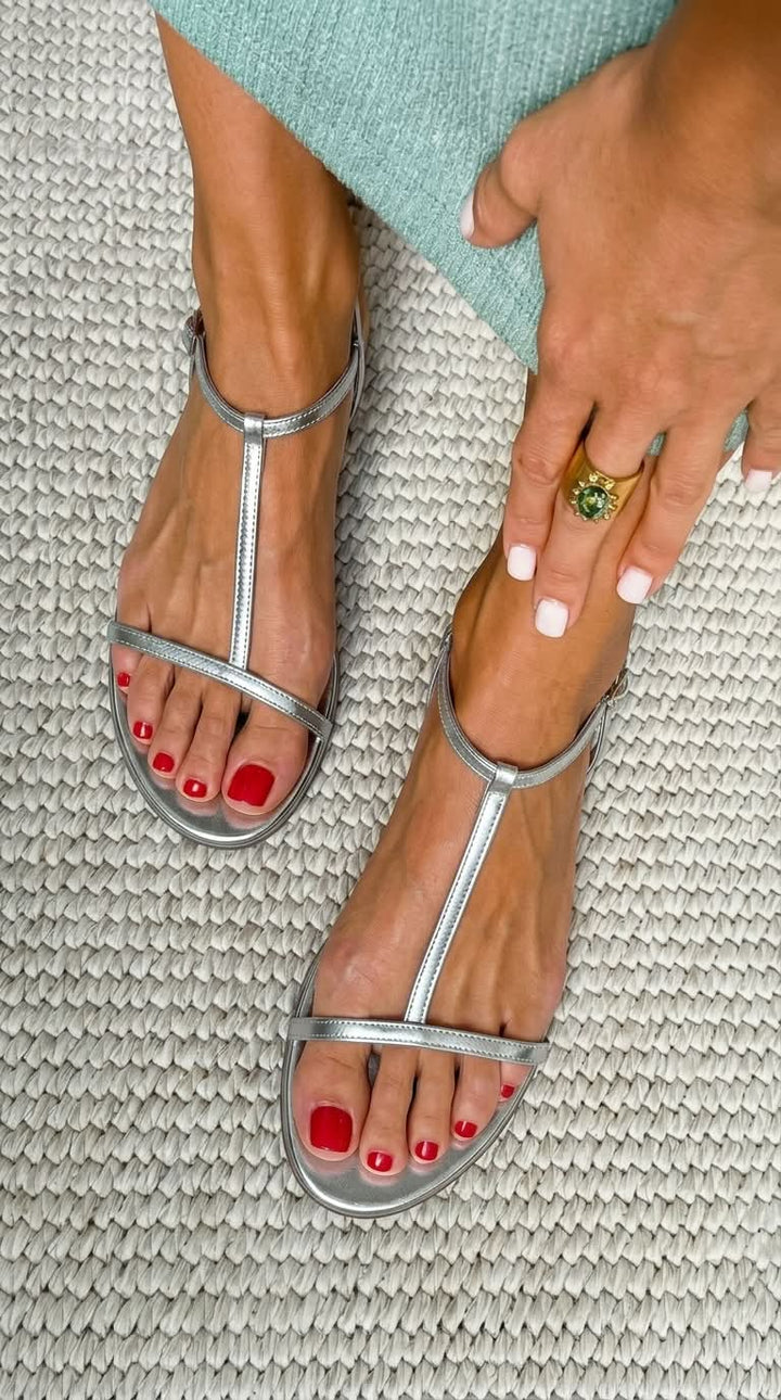 ELARA SANDALEN