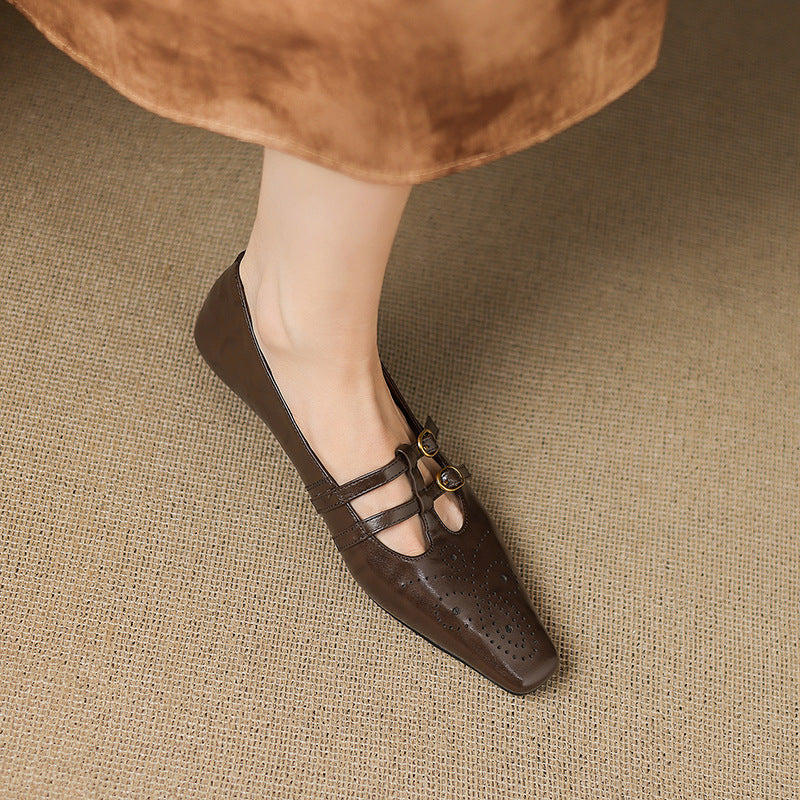 Marriët | Brogued Mary Jane flats