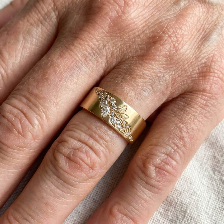 Vintage Brede Gouden Plated Glanzende Zirkonia Bladerenring
