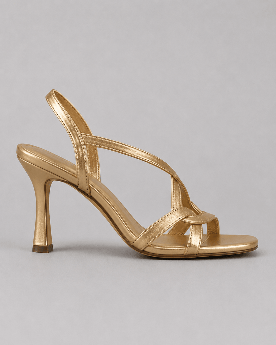 Elisabeth | Gouden sandalen: de charme van de zomer