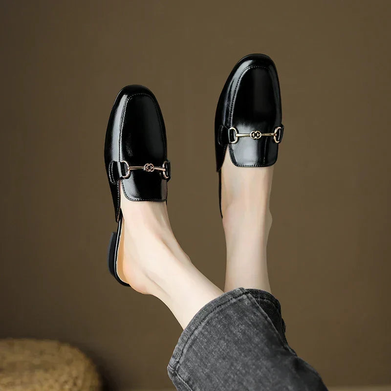 Margreet | Elegante loafers met gouddetail