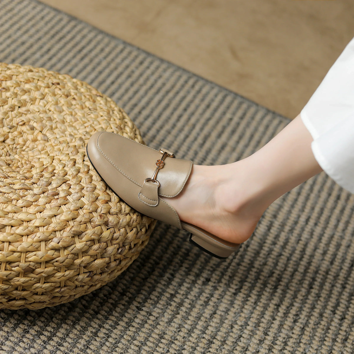 Margreet | Elegante loafers met gouddetail